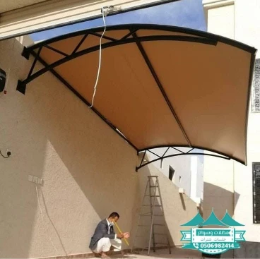 مظلات كابولي معلقة لمواقف السيارات في نجران